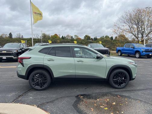Cacti Green 2026 Chevrolet Trax FWD ACTIV