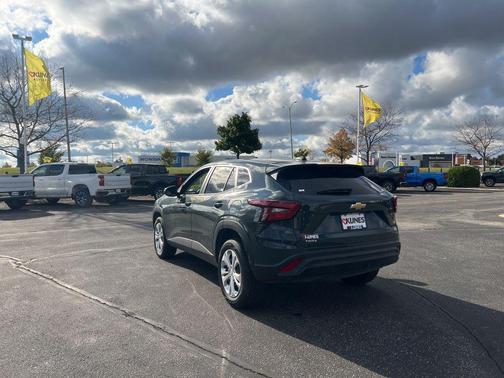 2025 Chevrolet Trax LS