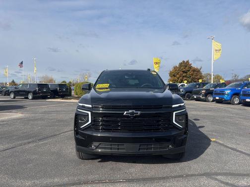 2025 Chevrolet Suburban RST