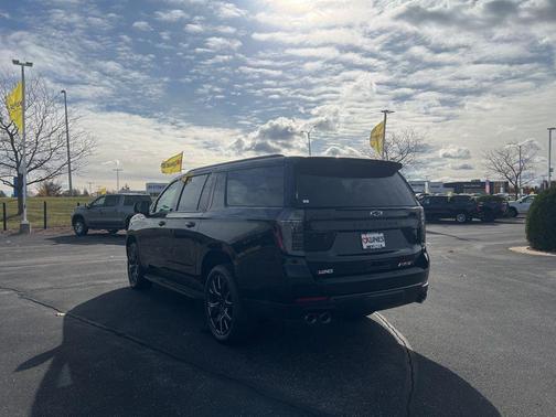 2025 Chevrolet Suburban RST