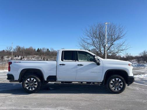 2024 Chevrolet Silverado 2500 Custom