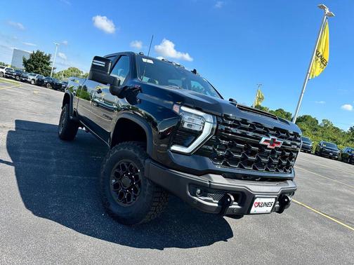 2025 Chevrolet Silverado 2500 4WD Crew Cab Standard Bed ZR2