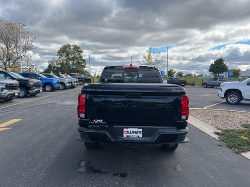 2025 Chevrolet Colorado WT