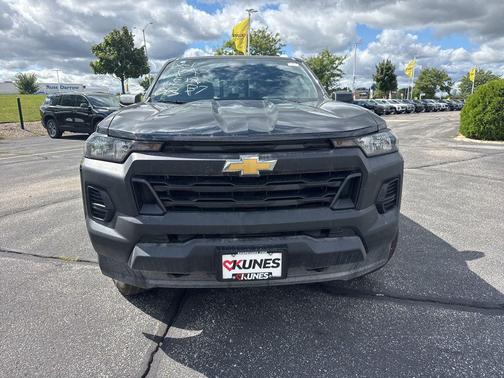 2025 Chevrolet Colorado WT