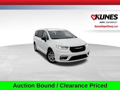 Bright White Clearcoat 2024 Chrysler Pacifica Touring L