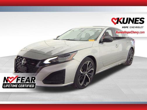 2024 Nissan Altima SR FWD