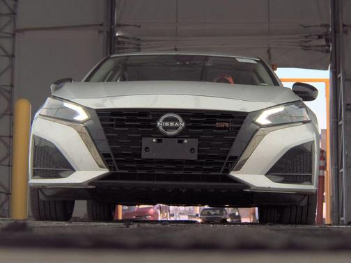 Brilliant Silver Metallic 2024 Nissan Altima SR FWD