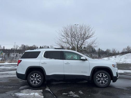 2023 GMC Acadia FWD SLT