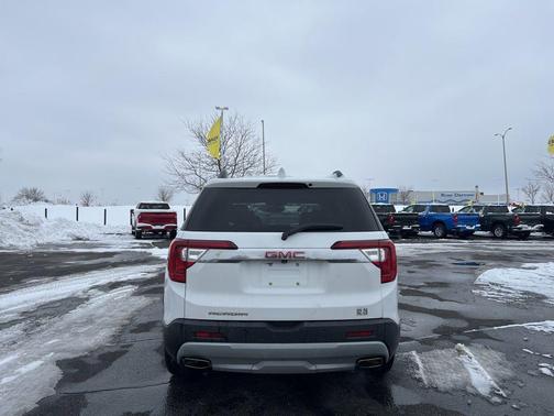 2023 GMC Acadia FWD SLT