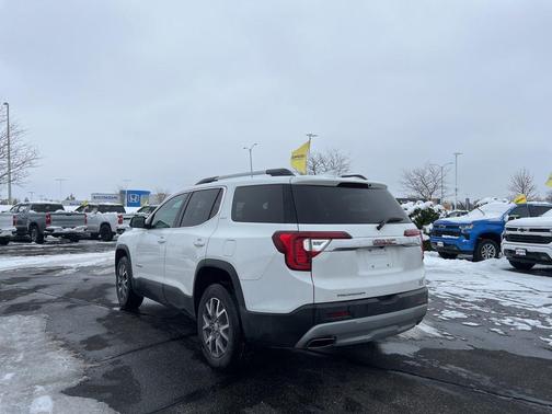 2023 GMC Acadia FWD SLT