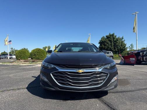 Dark Ash Metallic 2023 Chevrolet Malibu FWD 1LT