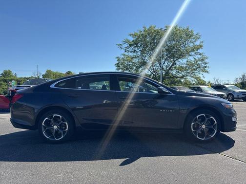 Dark Ash Metallic 2023 Chevrolet Malibu FWD 1LT