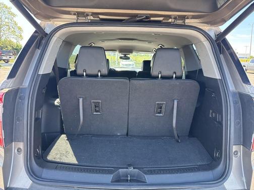 Light Stone Metallic 2023 GMC Acadia AWD SLT