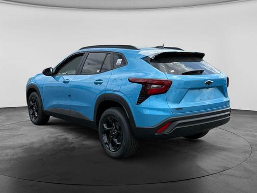 Marina Blue Metallic 2026 Chevrolet Trax LT