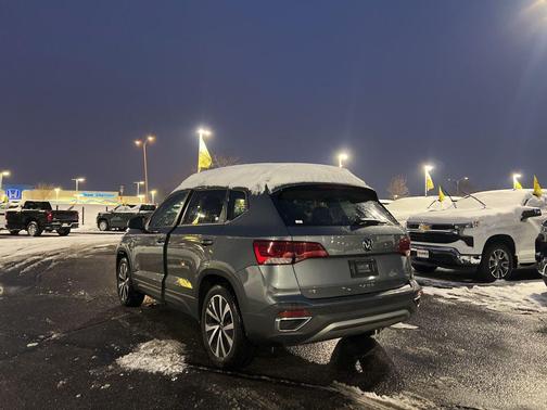 2024 Volkswagen Taos 1.5T SE