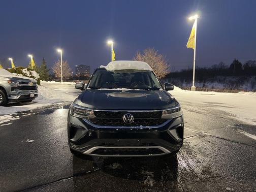 2024 Volkswagen Taos 1.5T SE