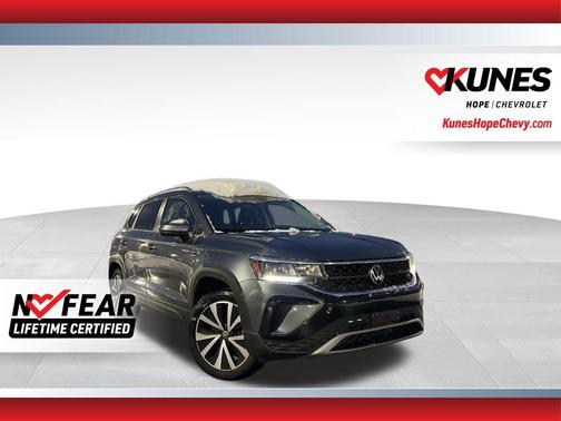 2024 Volkswagen Taos 1.5T SE