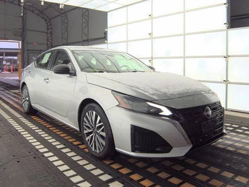 Brilliant Silver Metallic 2024 Nissan Altima 2.5 SV
