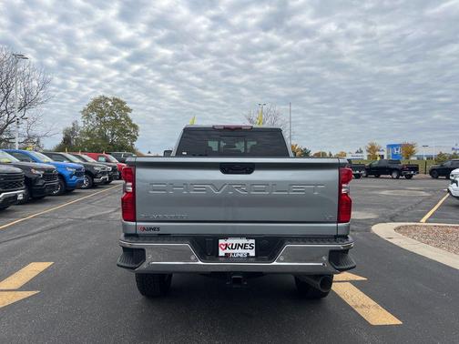 2025 Chevrolet Silverado 3500 LT