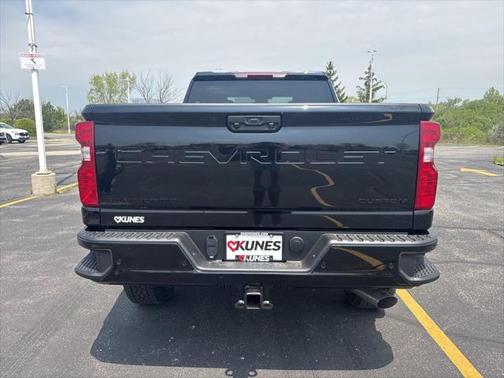 2025 Chevrolet Silverado 2500 Custom
