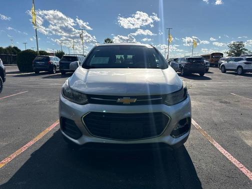Silver Ice Metallic 2017 Chevrolet Trax LS