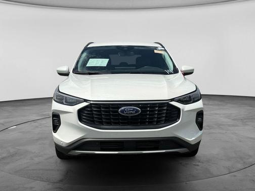 Star White Metallic Tri-Coat 2024 Ford Escape Platinum