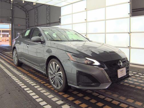 Gun Metallic 2024 Nissan Altima 2.5 SL