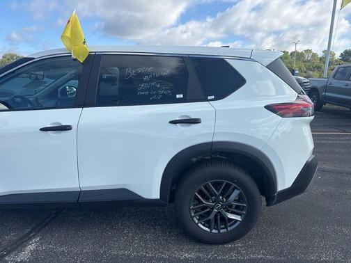 2023 Nissan Rogue S