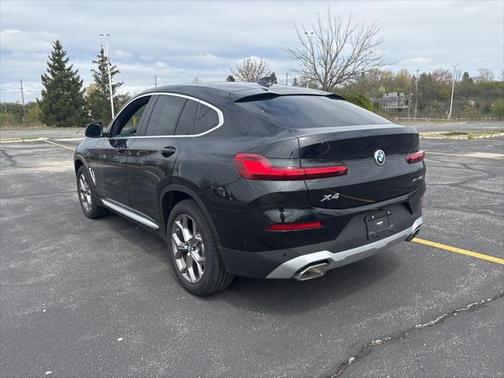 2023 BMW X4 xDrive30i
