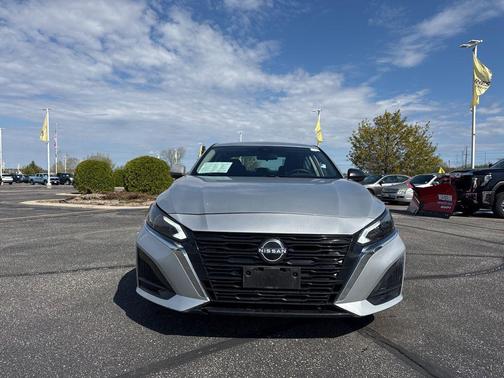 Brilliant Silver Metallic 2024 Nissan Altima S FWD