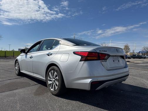 Brilliant Silver Metallic 2024 Nissan Altima S FWD