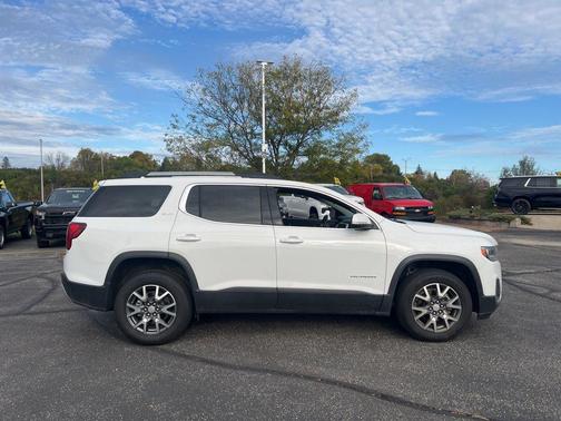 2023 GMC Acadia FWD SLT