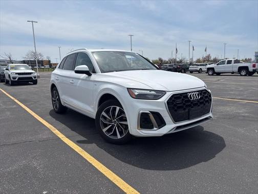 2023 Audi Q5 45 S line Premium Plus