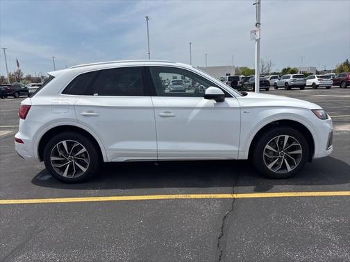 2023 Audi Q5 45 S line Premium Plus