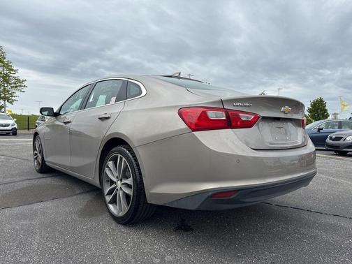Mineral Gray Metallic 2023 Chevrolet Malibu FWD 1LT