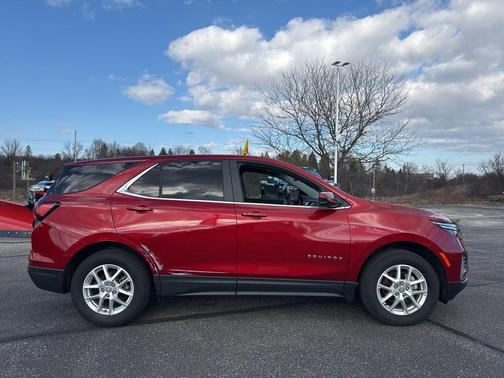 Radiant Red Tintcoat 2023 Chevrolet Equinox 1LT