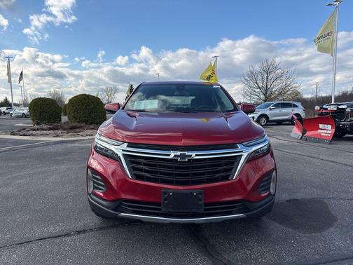 Radiant Red Tintcoat 2023 Chevrolet Equinox 1LT