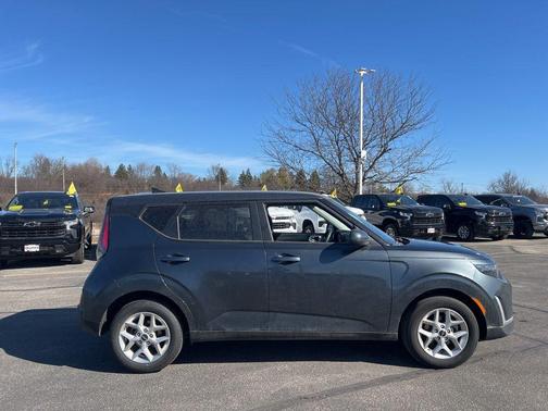 Gravity Gray 2025 Kia Soul LX