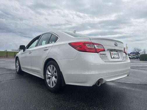 Crystal White Pearl 2016 Subaru Legacy Premium