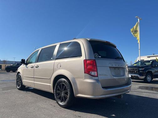 Cashmere/Sandstone Pearlcoat 2014 Dodge Grand Caravan SXT