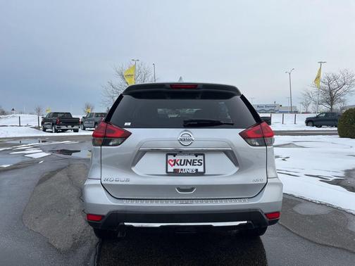 2018 Nissan Rogue S