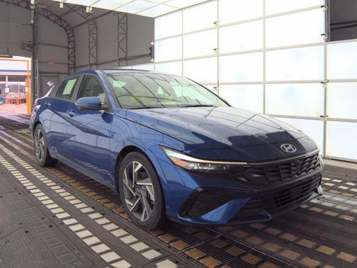 2024 Hyundai ELANTRA Limited