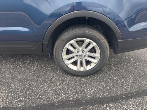 2017 Ford Explorer Base