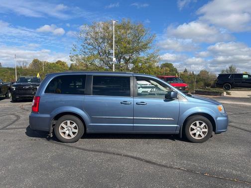 2011 Chrysler Town & Country Touring