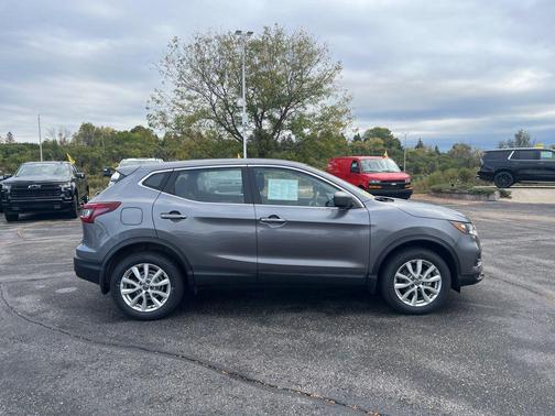 2022 Nissan Rogue Sport S