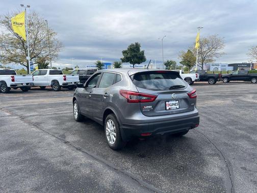 2022 Nissan Rogue Sport S