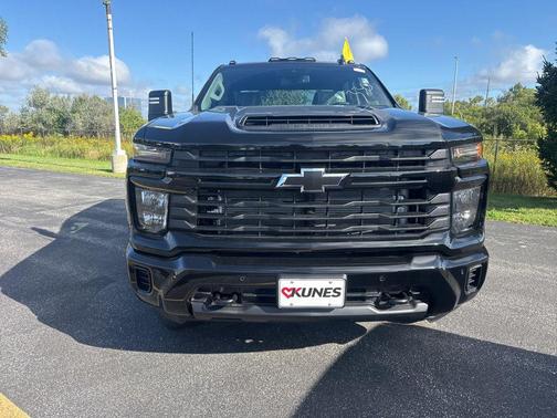 2025 Chevrolet Silverado 2500 Custom