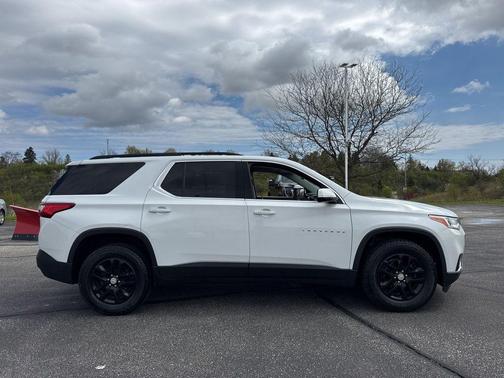 Summit White 2019 Chevrolet Traverse LT Leather