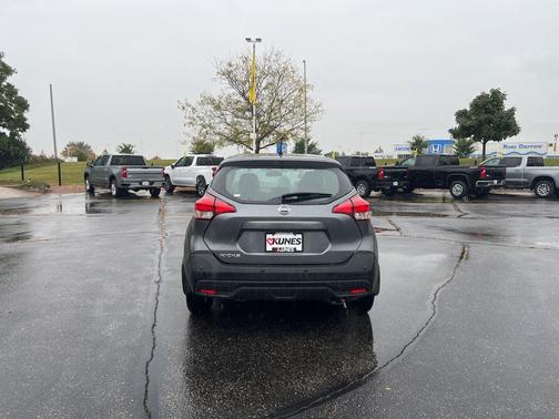 2020 Nissan Kicks S
