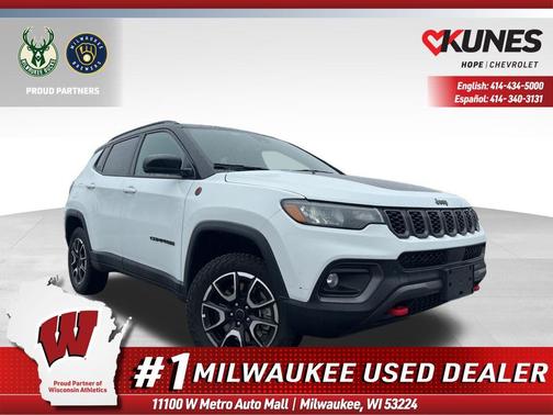 Bright White Clearcoat 2025 Jeep Compass Trailhawk